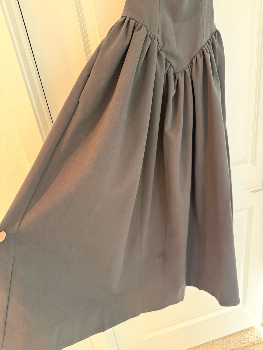 New Helsa Faille Halter elegant chic Black Midi Dress - Picture 7 of 12
